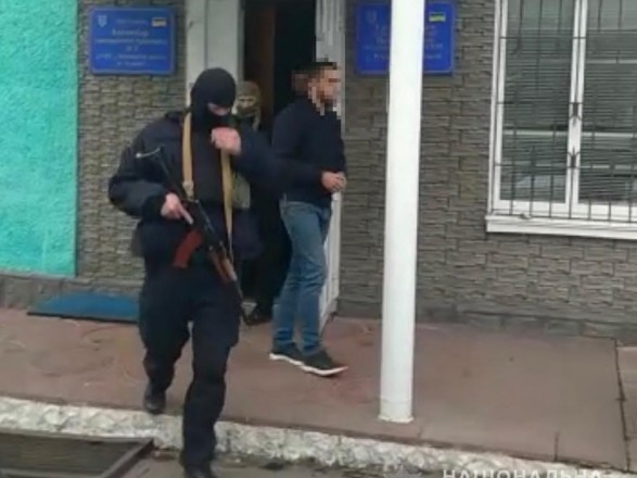 Двом чоловікам повідомлено про підозру в нападі на виборчу комісію на Вінниччині